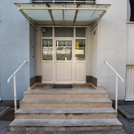 شقة With A Parking Space - 13347 *