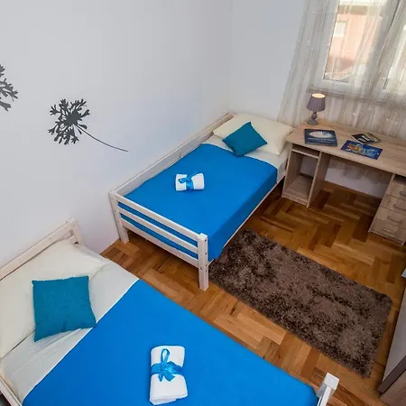 With A Parking Space - 13347 شقة *